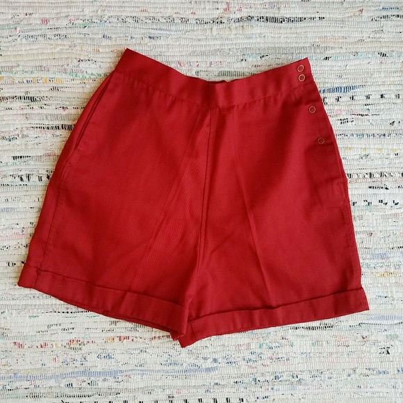 LAST CHANCE Red Retro Vintage High Waist Shorts - Picture 4 of 8